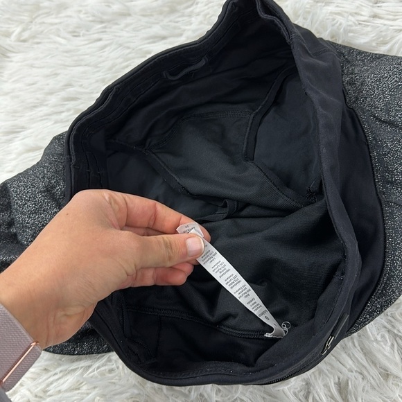 Lululemon Run Times Short II 4" Luminosity Foil Print Black Silver / Black - Picture 6 of 6